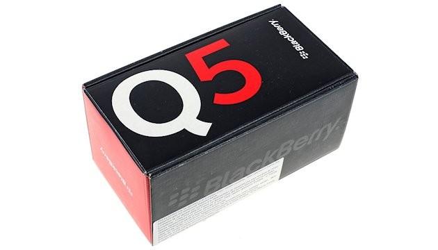 BlackBerry Q5 - Box