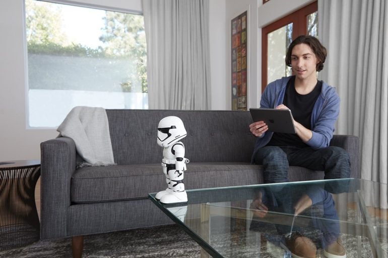 UBTECH - Star Wars First Order - Stormtrooper Robot - Review