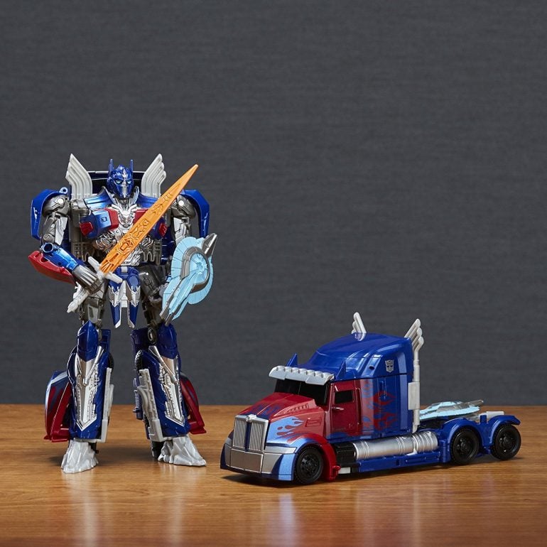 TOY Transformers The Last Knight Optimus Prime Premiere Edition Review