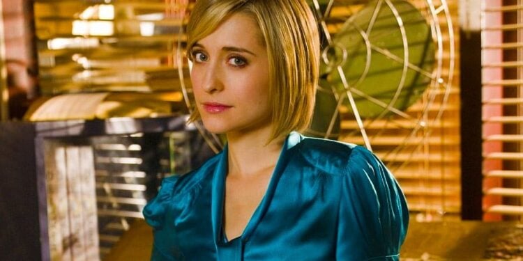 Smallville Actress Allison Mack Is Accused Of Being A Leader Of A Sex Cult
