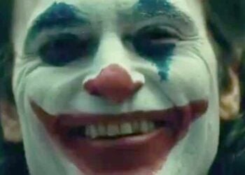 Here's What Joaquin Phoenix Looks Like In Joker Makeup