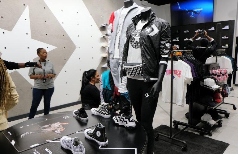 vans store fourways mall