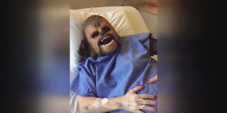 Woman Lost A Bet and Had To Wear Chewbacca Mask During Childbirth