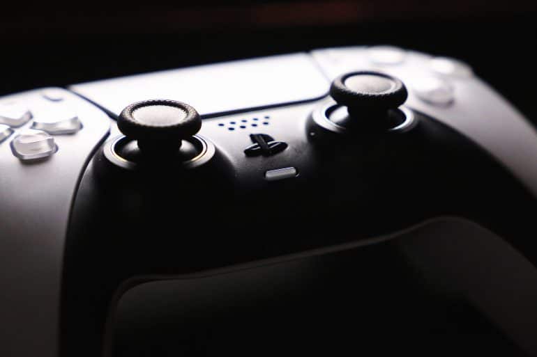 PlayStation 5 DualSense Controller Review