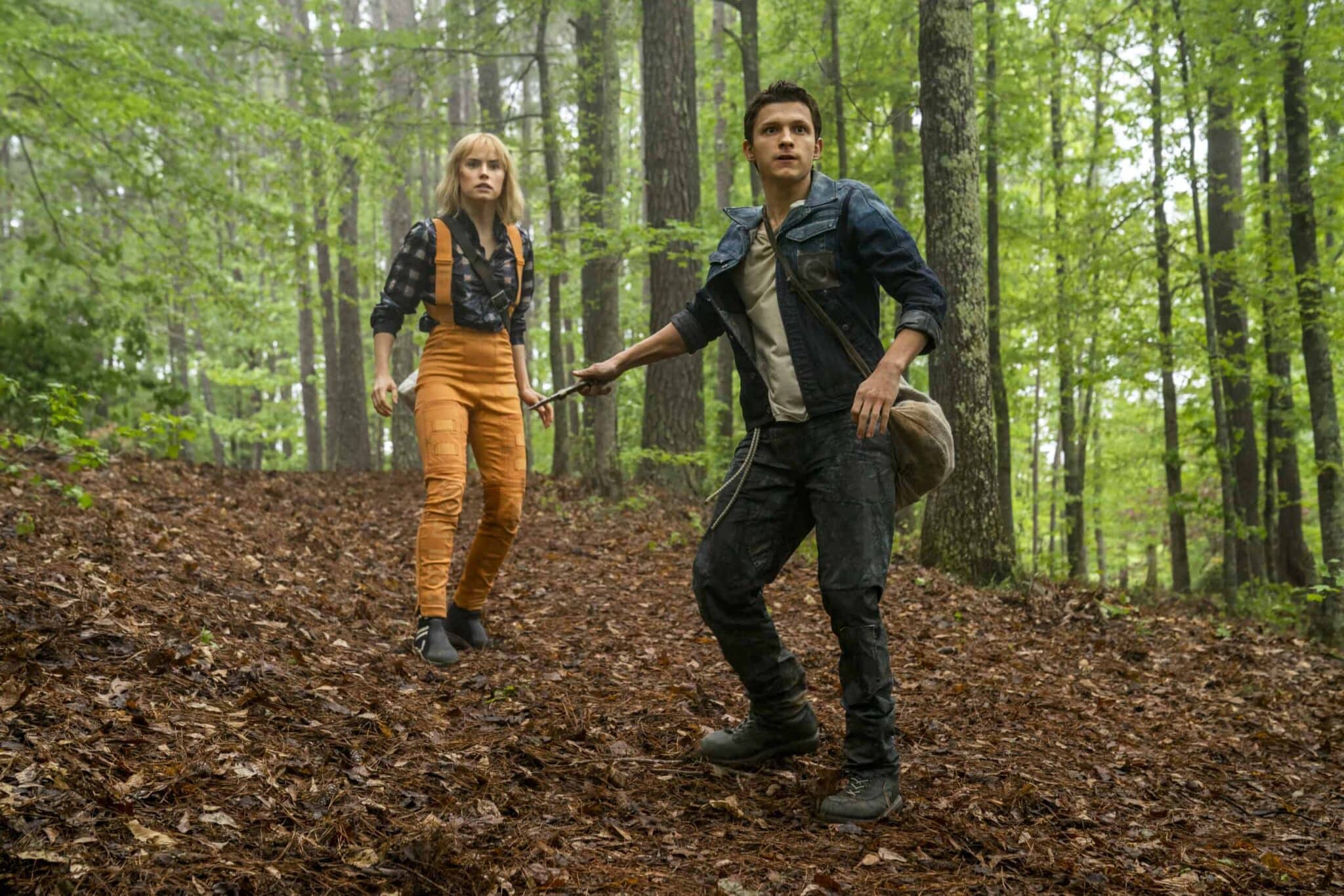 Daisy Ridley as Viola Eade and Tom Holland as Todd Hewitt in Chaos Walking. Photo Credit: Murray Close