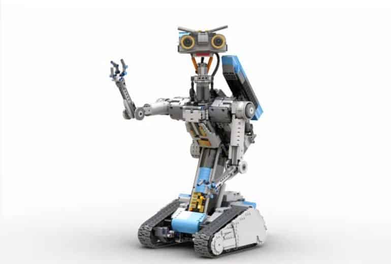 Johnny 5 Is Alive Thanks To A New Short Circuit LEGO Set