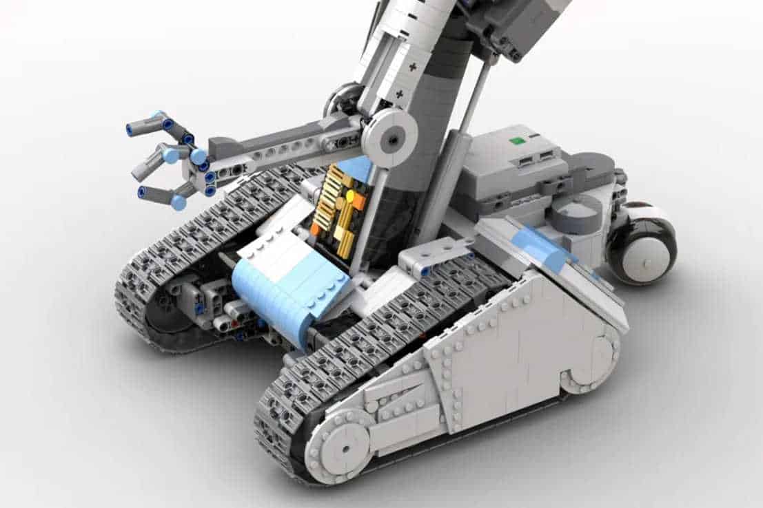 Johnny 5 Is Alive Thanks A Short Circuit LEGO Set