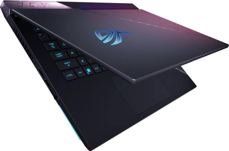 ASUS ROG Strix SCAR 17 G733 (2022) Review