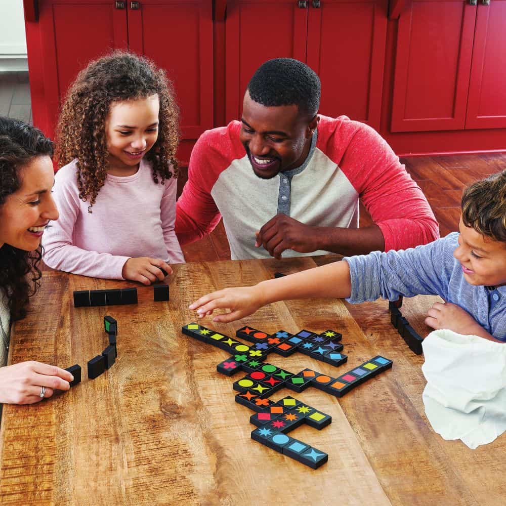 Qwirkle Review – A Colourful Tile-Matching Board Game