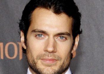 Fans Dream of Henry Cavill As A Targaryen In House of the Dragon