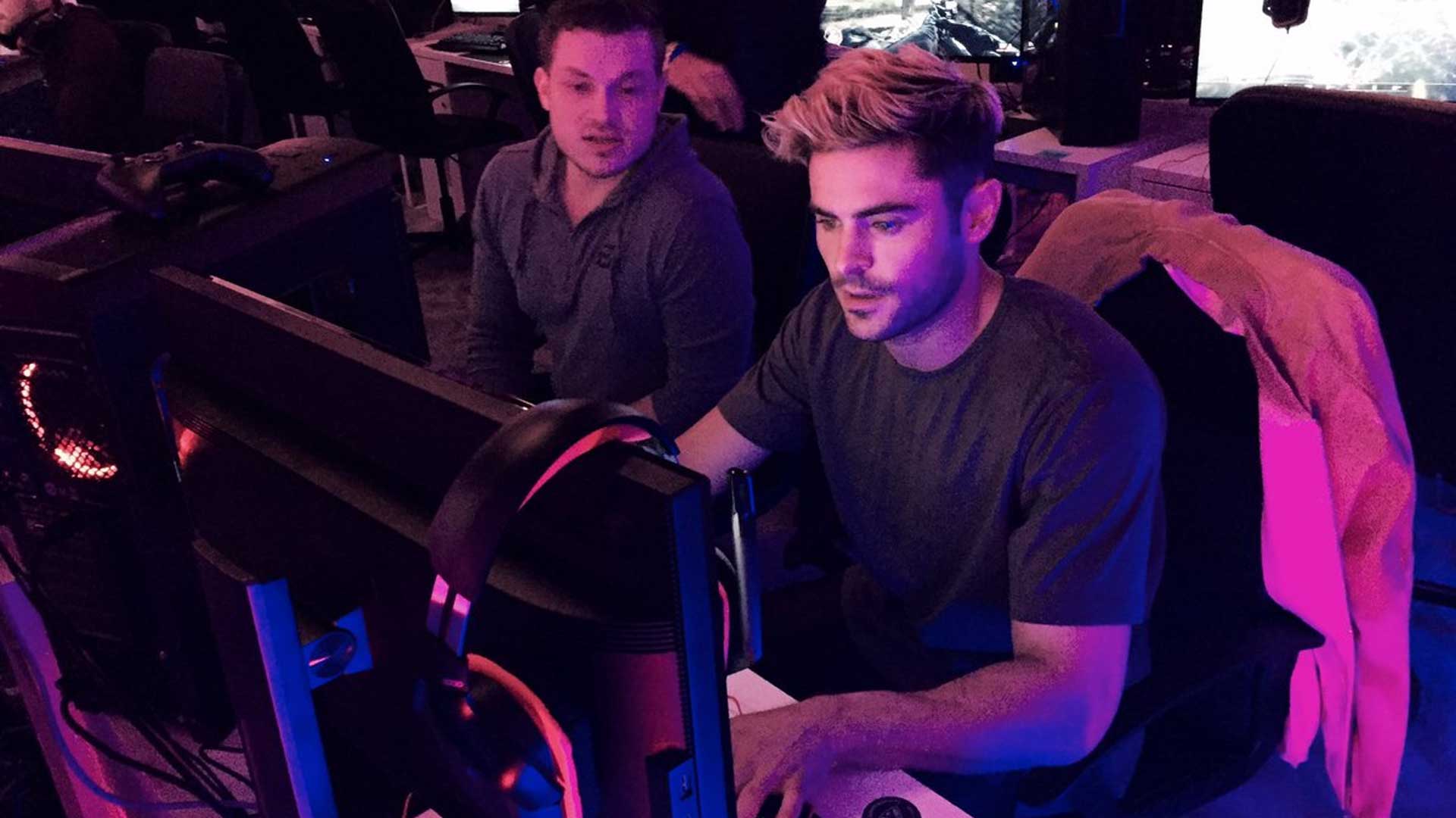 Zac Efron gaming