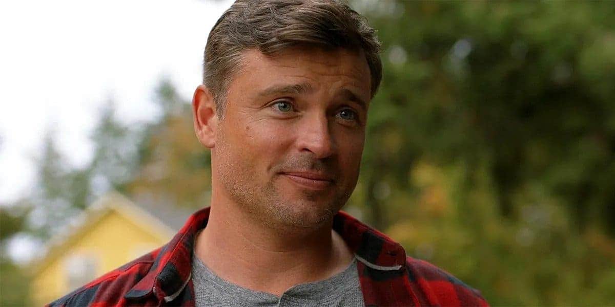 The Winchesters TV Series Has Cast Tom Welling as Sam & Dean's Grandfather Fortress of Solitude