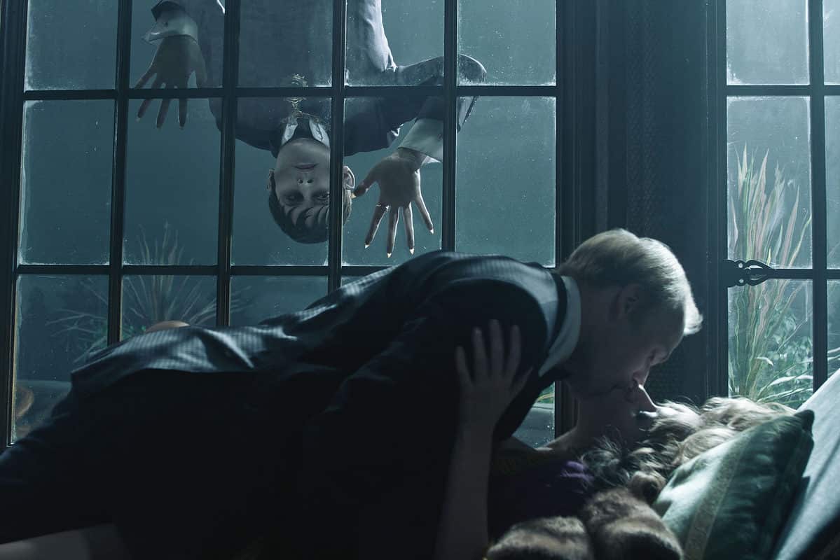 Dark Shadows (2012)