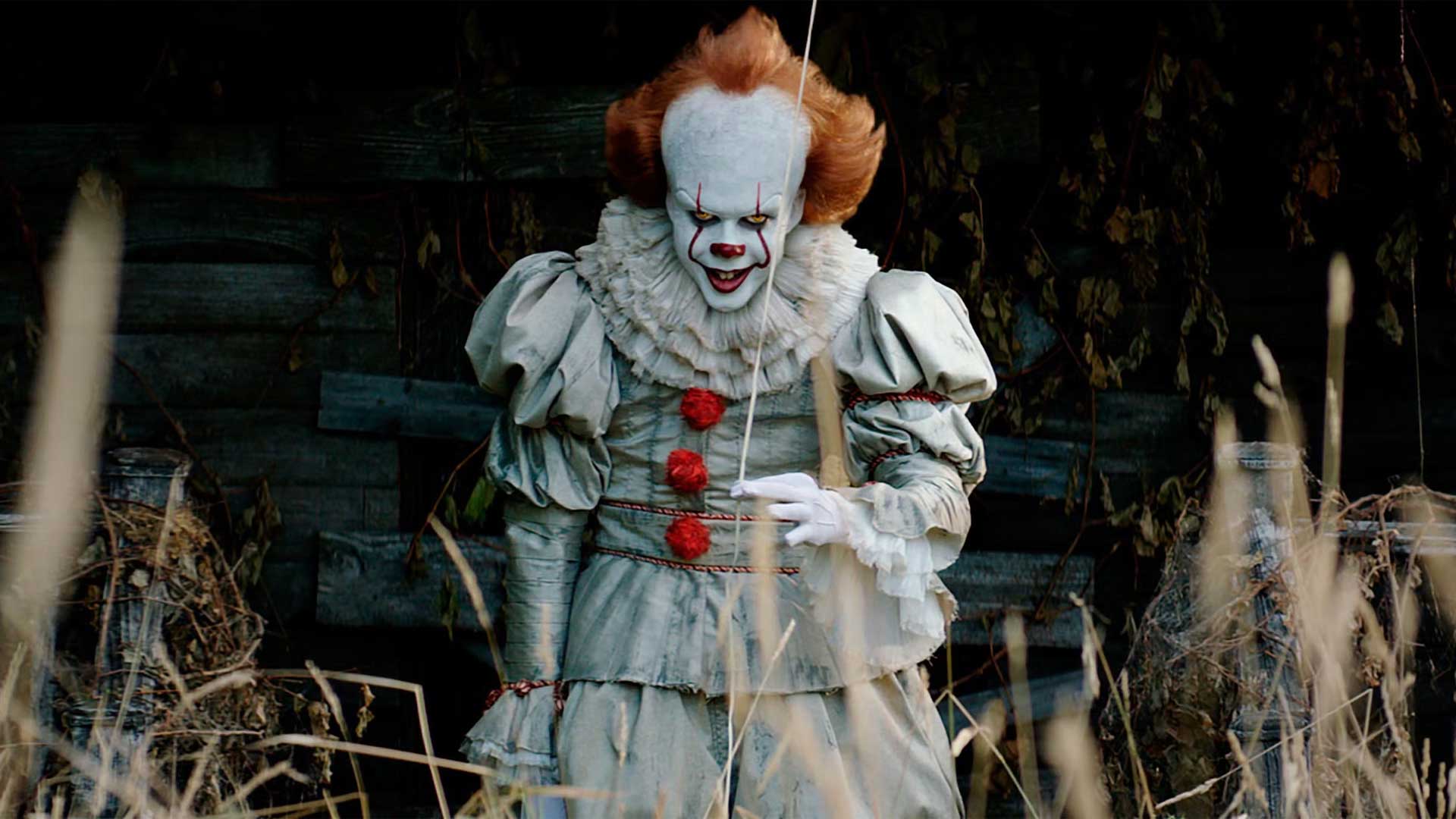 pennywise it clown Bill Skarsgård