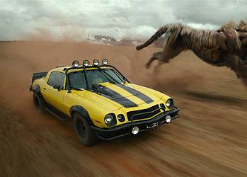 Bumblebee and Cheetor in PARAMOUNT PICTURES and SKYDANCE PresentIn Association with HASBRO and NEW REPUBLIC PICTURESA di BONAVENTURA PICTURES Production A TOM DESANTO / DON MURPHY ProductionA BAY FILMS Production “TRANSFORMERS: RISE OF THE BEASTS”