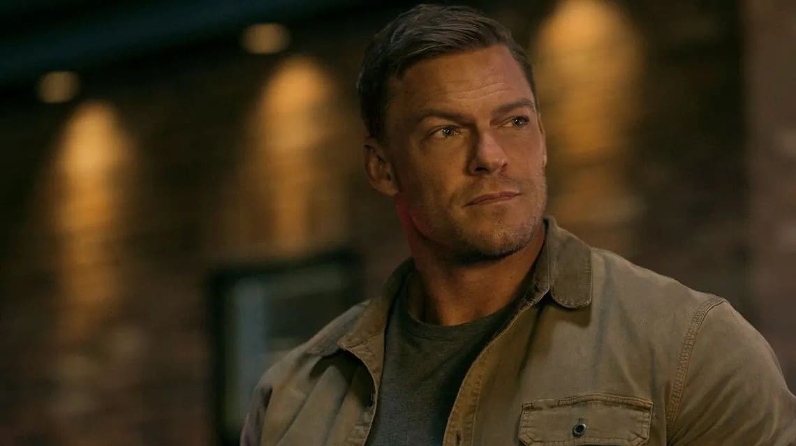 Interview: Alan Ritchson Discusses Batman Rumours and Reacher Season 2