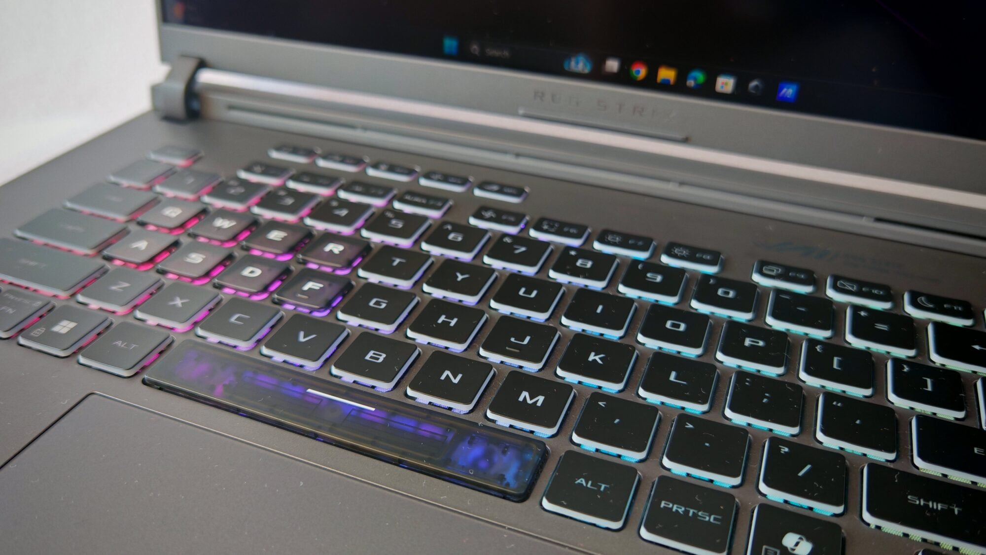 ASUS ROG Strix G16 (2025)