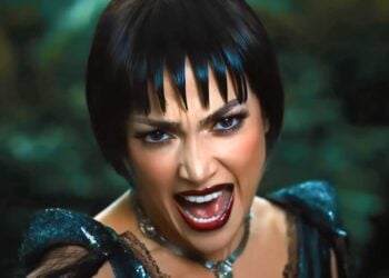Jennifer Lopez Kiss of the Spider Woman