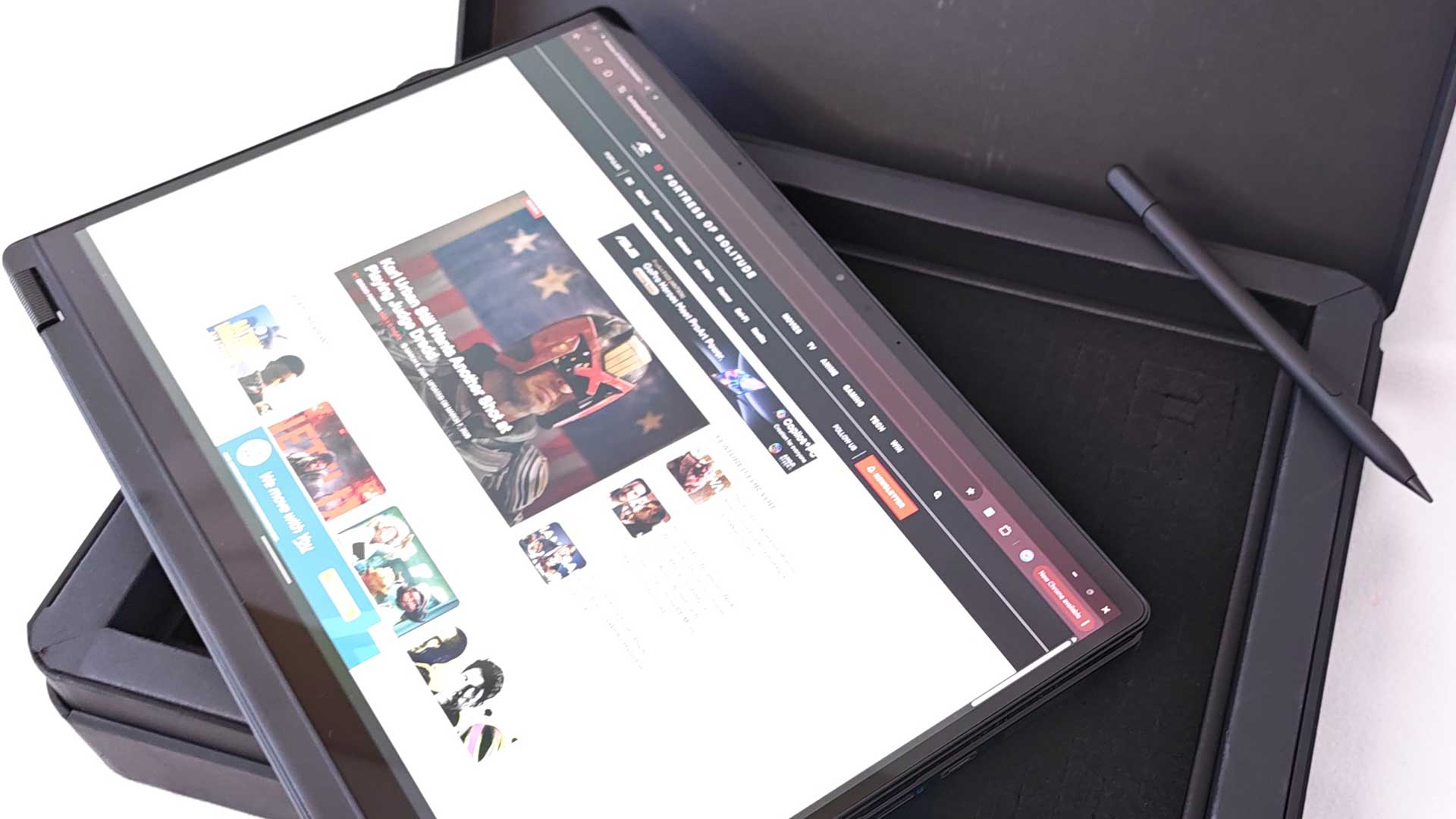 ASUS Lumina OLED Display and Stylus Support