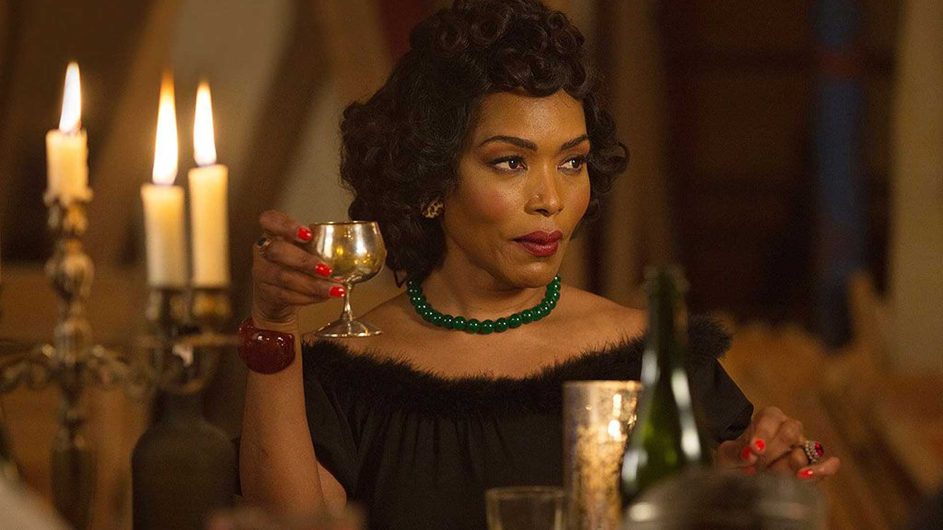 Angela Bassett American Horror Story