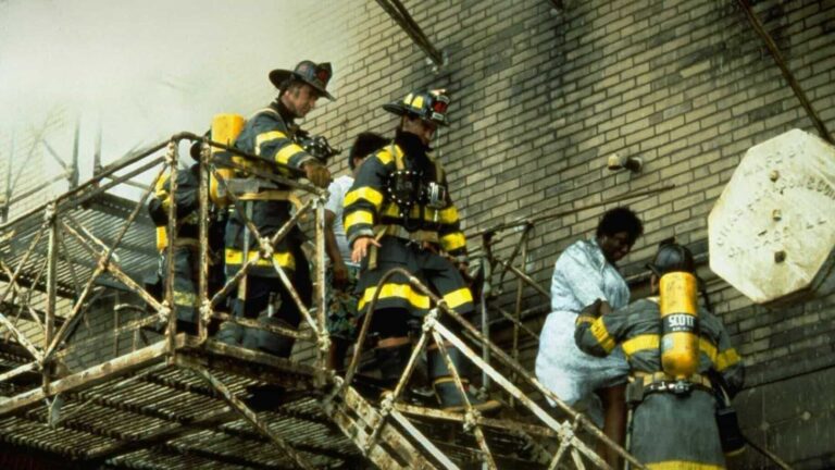 Backdraft Building Fire Backdraft at 35: Ron Howard's Real Fire Still Makes It the Best ...