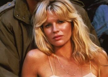 Kim-Basinger-Bond-Girl-Never-Say-Never-Again