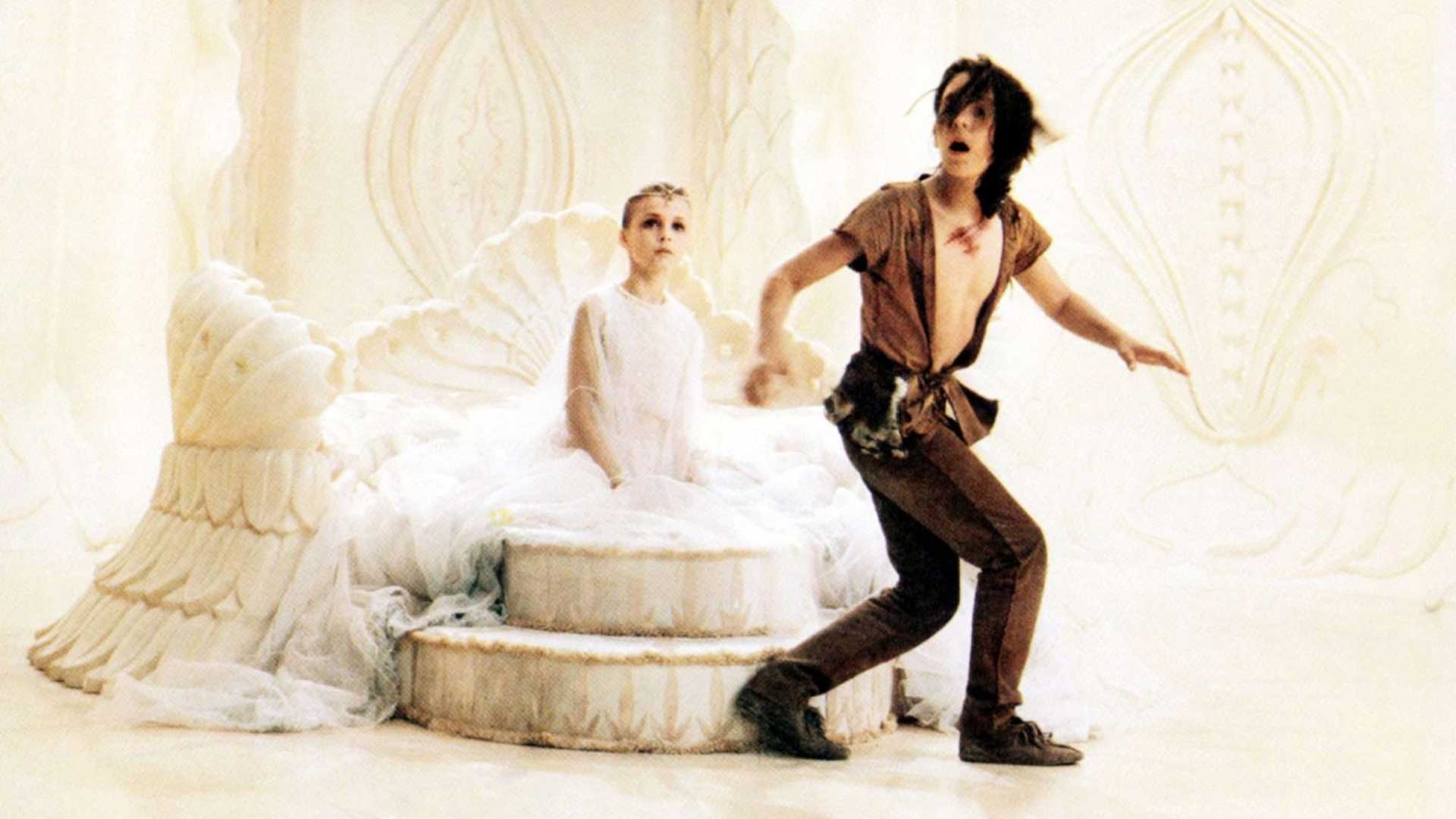 Tami-Stronach-Childlike-Empress-From-The-NeverEnding-Story