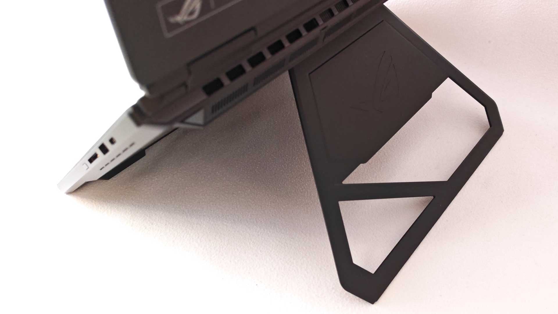 asus-rog-zephyrus-duo-gx651ax-review laptop