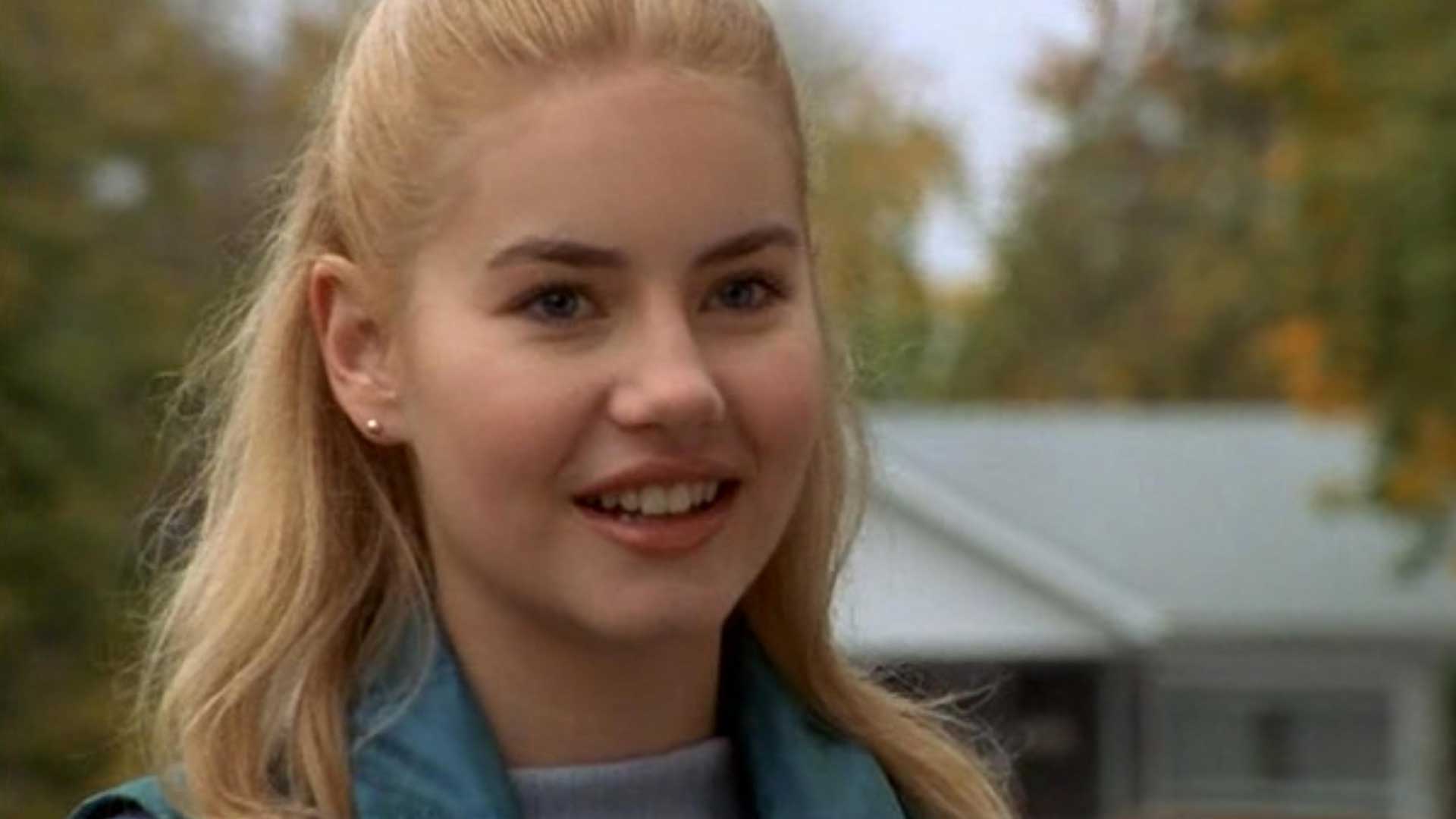 elisha cuthbert Are You Afraid of the Dark?