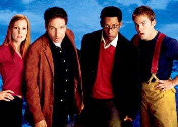 The cast of Evolution (2001) — Julianne Moore, David Duchovny, Orlando Jones, and Seann William Scott