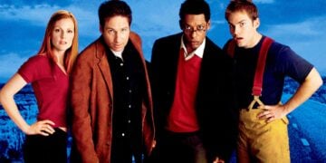The cast of Evolution (2001) — Julianne Moore, David Duchovny, Orlando Jones, and Seann William Scott