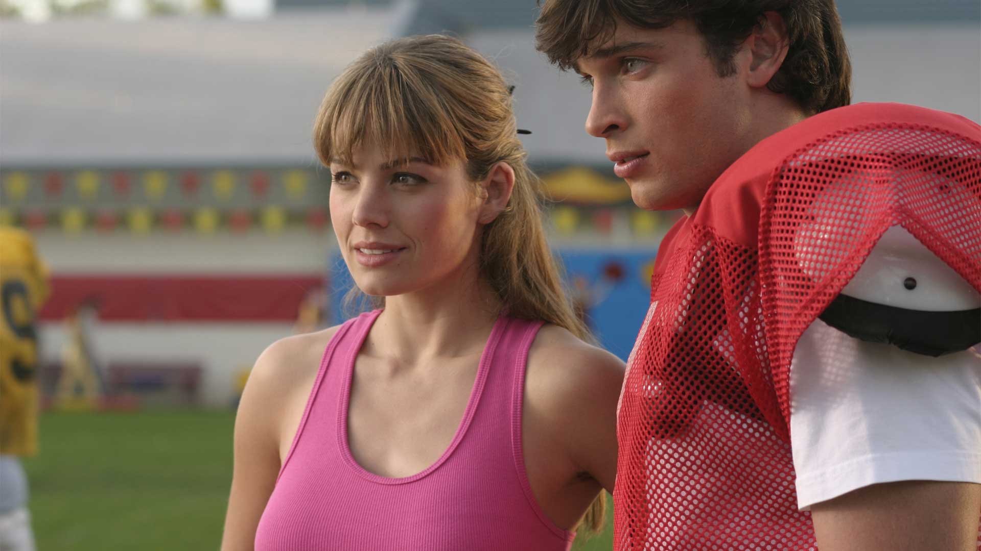 Tom Welling Clark Kent Erica Durance Lois Lane Smallville