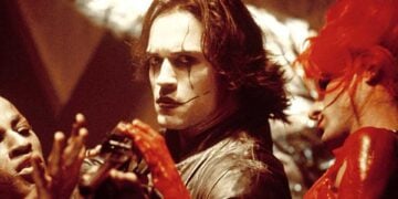 Vincent Pérez as Ashe Corven in white face paint in The Crow: City of Angels