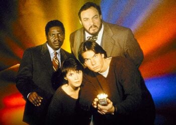 Promotional cast photo of Sliders featuring Quinn Mallory, Wade Welles, Professor Arturo, and Rembrandt Brown