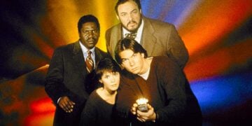 Promotional cast photo of Sliders featuring Quinn Mallory, Wade Welles, Professor Arturo, and Rembrandt Brown