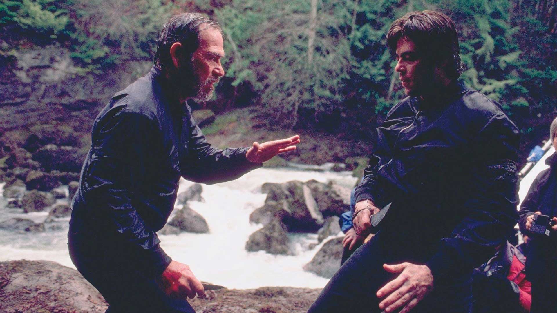 The Hunted 2003 Tommy Lee Jones L.T. Bonham Benicio del Toro Aaron Hallam
