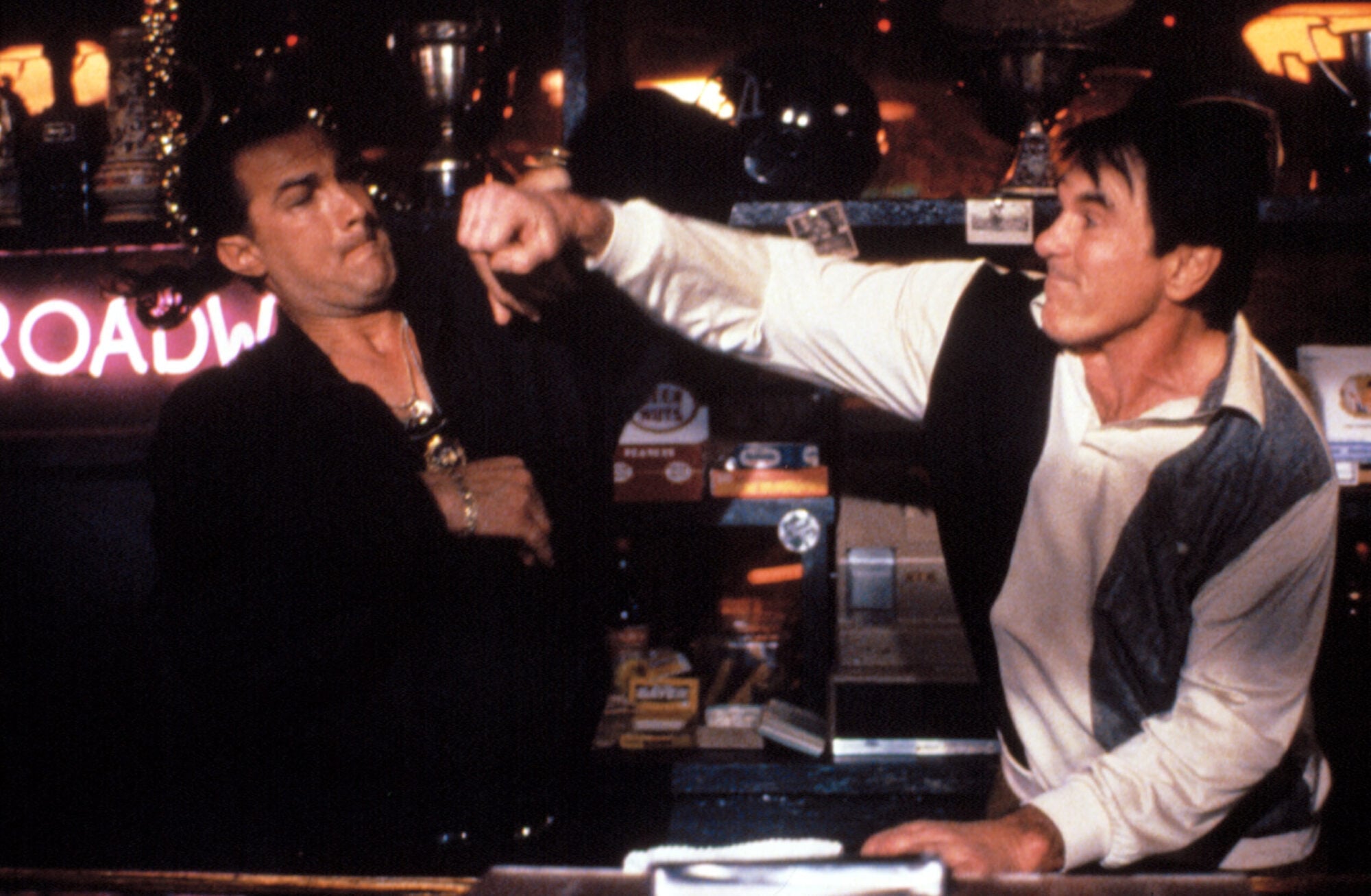 out-for-justice-steven-seagal-fight